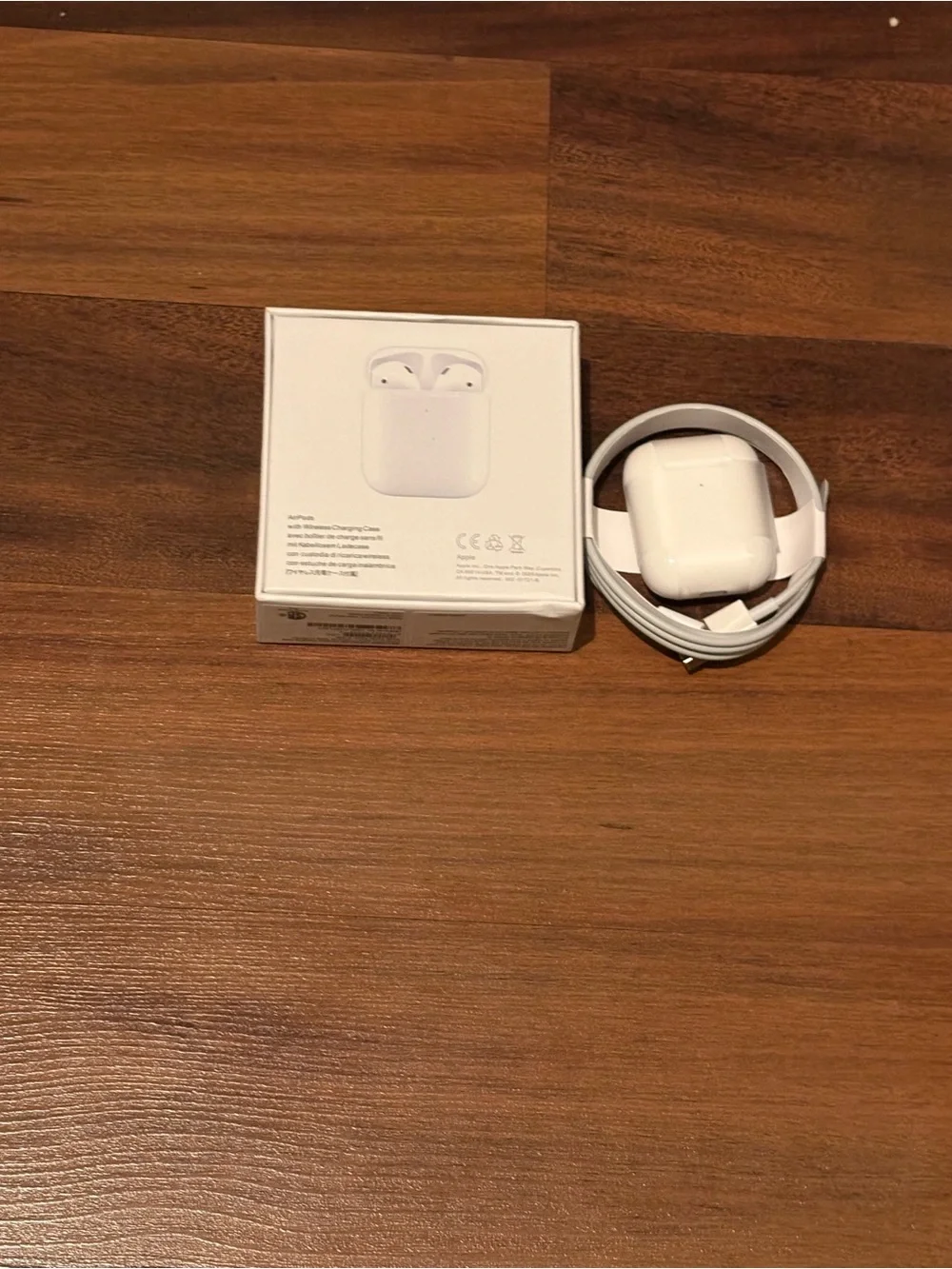 Apple AirPods 2nd Gen Genuine In-Ear Bluetooth Headset w/ Wireless ChargingCase